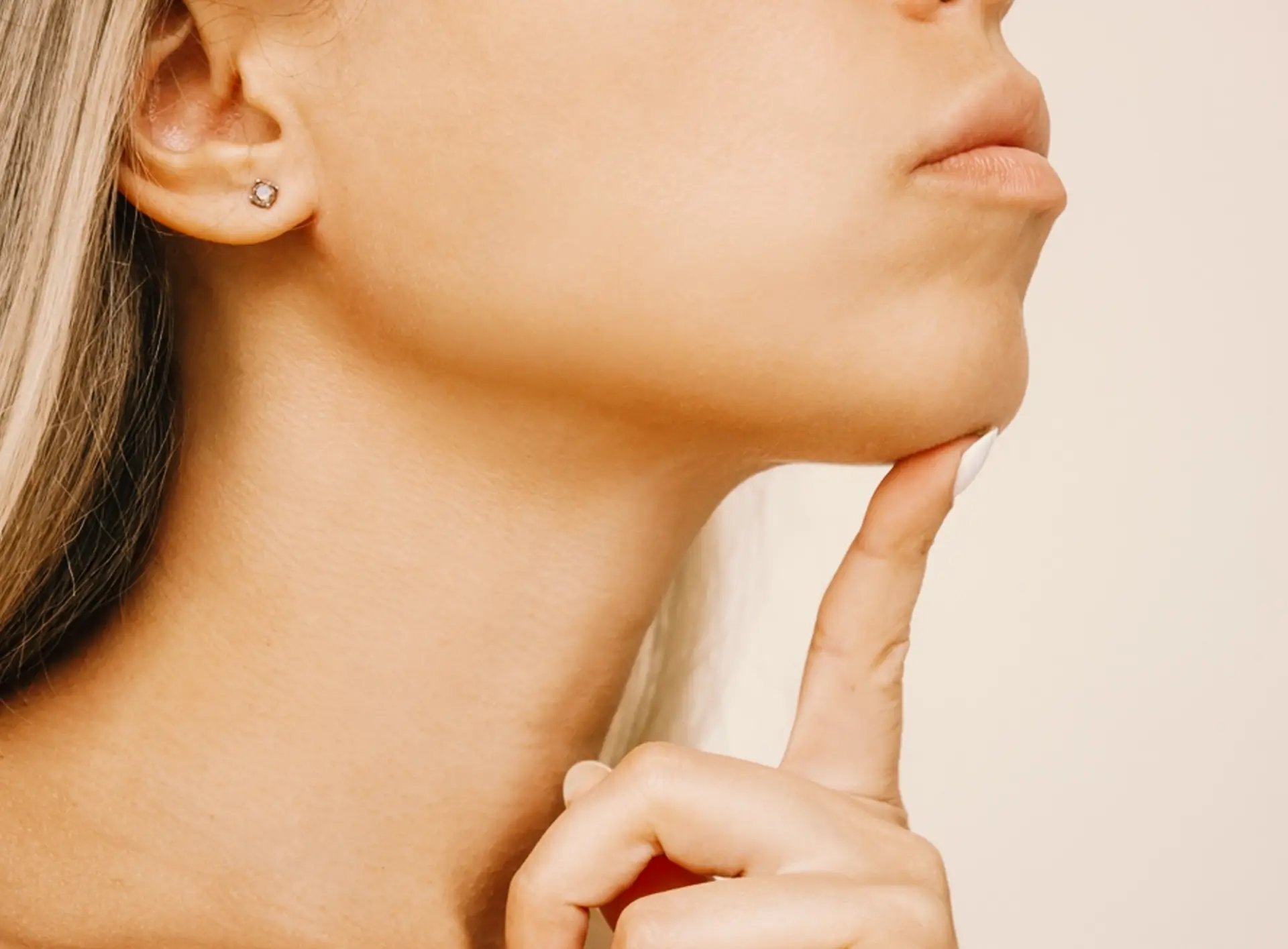 Contours de visage – menton et ligne mandibulaire